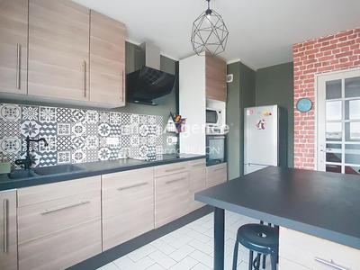 Appartement - 98 m² - 5 pièces