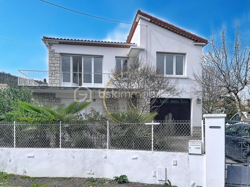 Pavillon - 130 m² - 6 pièces