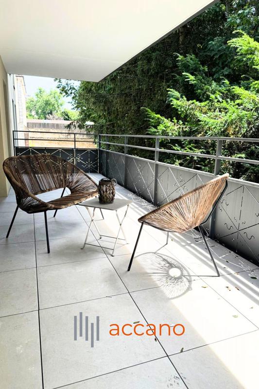 Appartement - 100 m² - 5 pièces