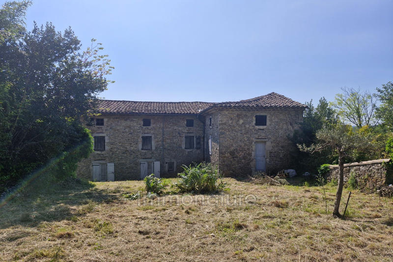 Maison - 325 m² - 13 pièces