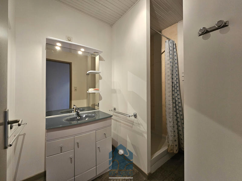 Propriété - 300 m² - 9 pièces