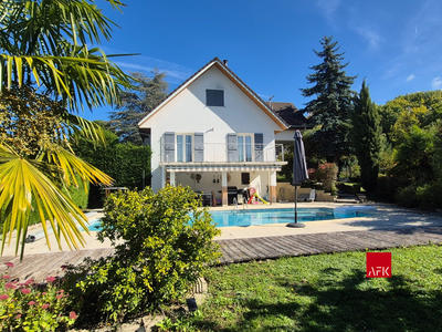 Maison - 141 m² - 5 pièces