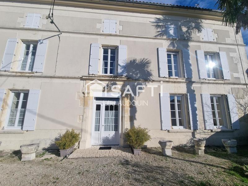 Maison - 250 m² - 8 pièces