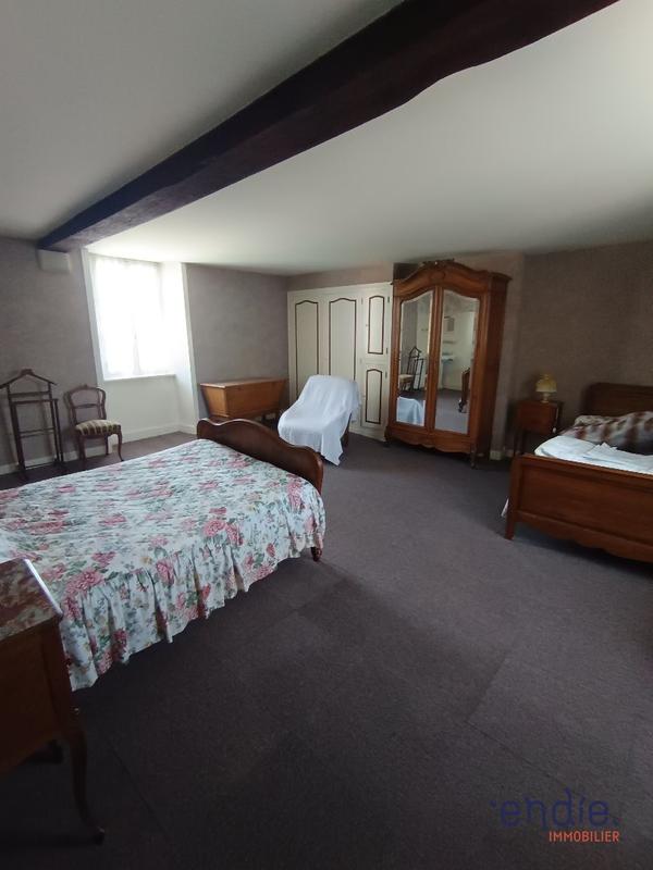 Maison - 195 m² - 7 pièces