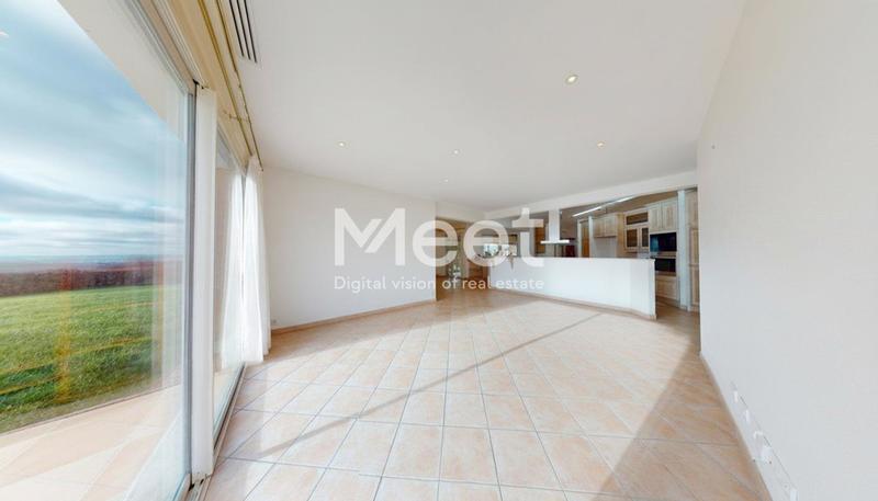 Maison - 300 m² - 8 pièces