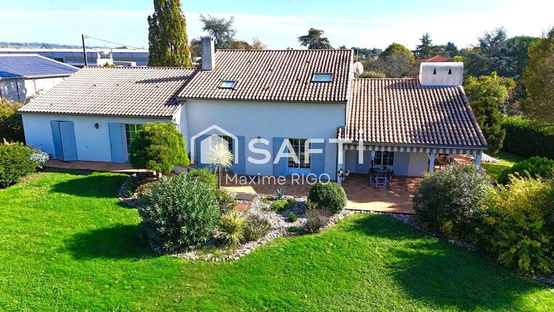 Maison - 230 m² - 10 pièces