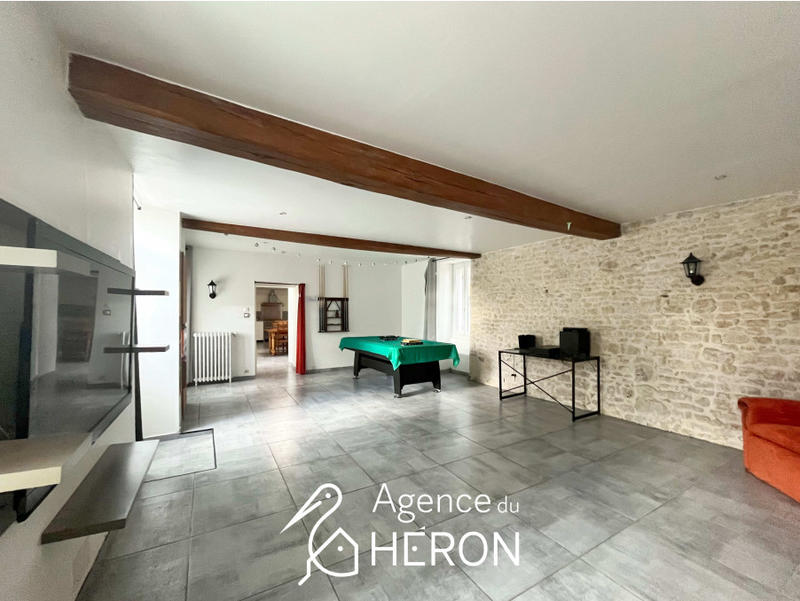 Maison - 196 m² - 7 pièces