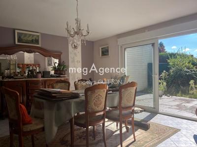 Pavillon - 140 m² - 6 pièces