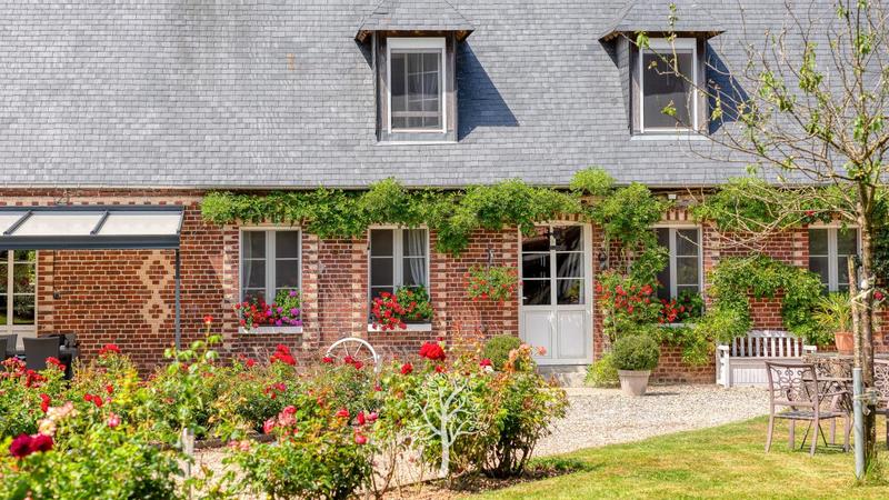 Maison - 250 m² - 9 pièces