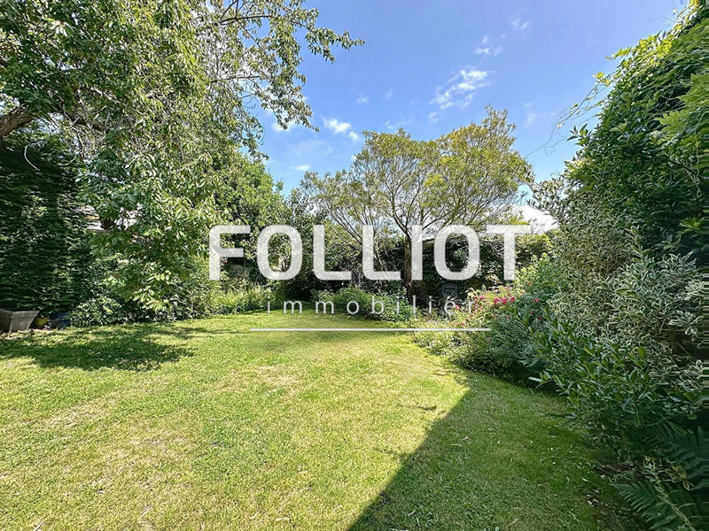 Maison - 200 m² - 9 pièces