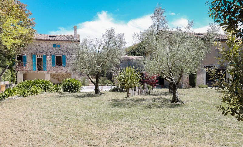 Maison - 320 m² - 6 pièces