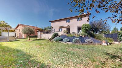 Maison - 202 m² - 7 pièces