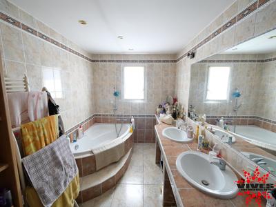 Villa - 144 m² - 6 pièces