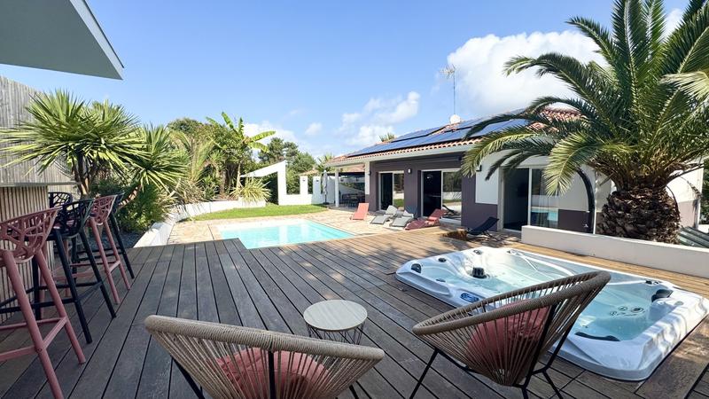 Maison d'architecte - 247 m² - 9 pièces