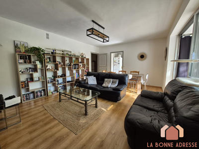 Appartement - 81 m² - 3 pièces