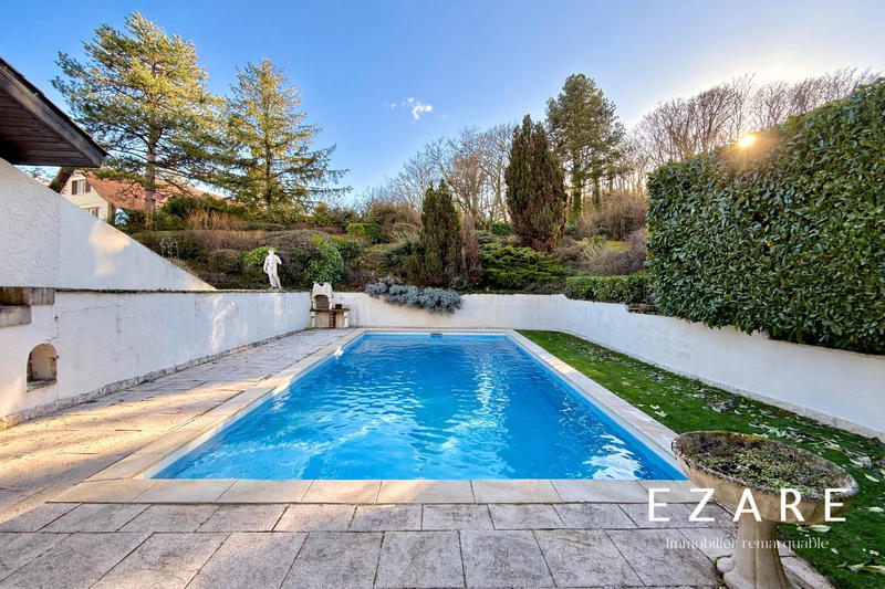 Maison - 314 m² - 7 pièces