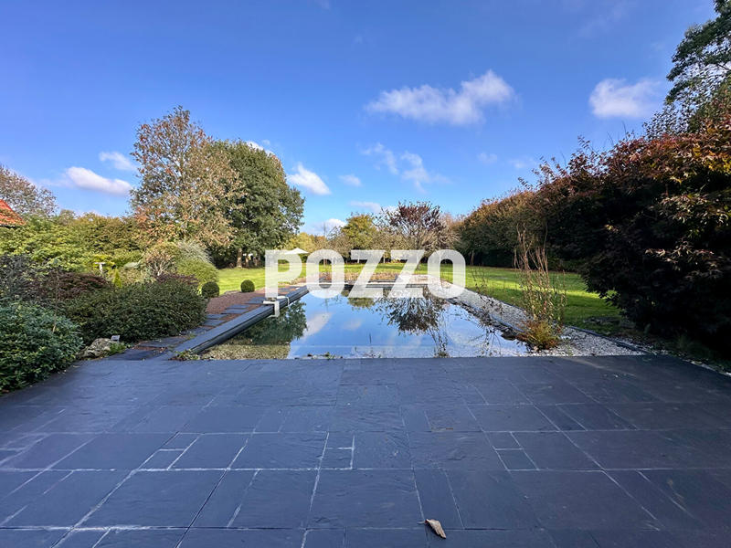 Maison - 216 m² - 9 pièces