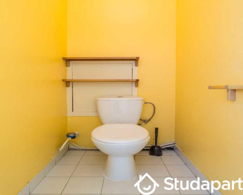 Chambre - 100 m² - 1 pièce