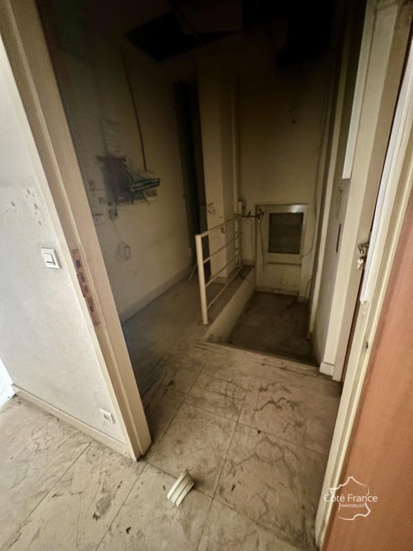 Local commercial - 348 m²