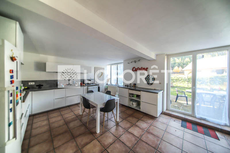 Appartement - 238 m² - 8 pièces