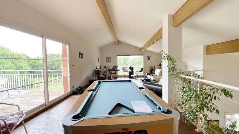 Maison contemporaine - 330 m² - 7 pièces