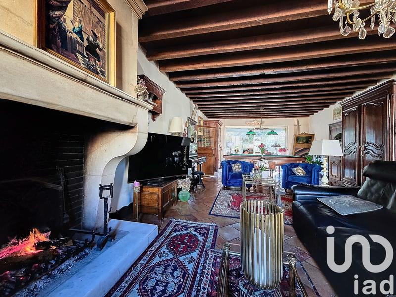 Maison - 240 m² - 8 pièces