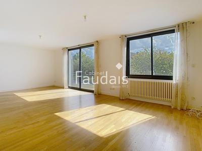 Maison - 102 m² - 5 pièces