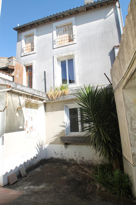 Maison - 232 m² - 8 pièces