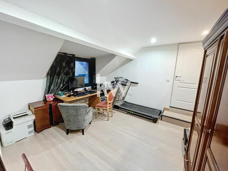 Maison - 274 m² - 10 pièces