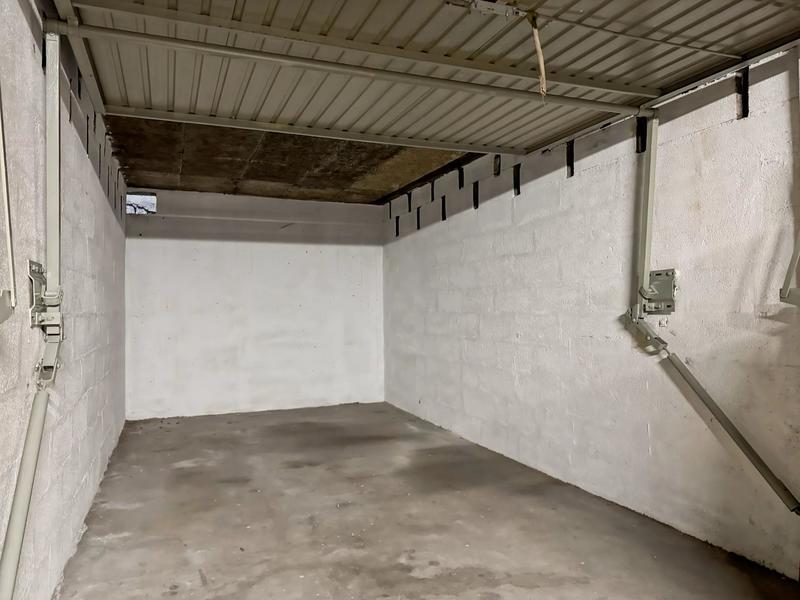 Parking / Garage - 14 m²