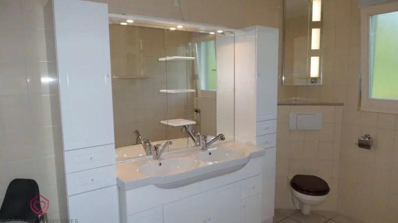 Villa - 250 m² - 4 pièces