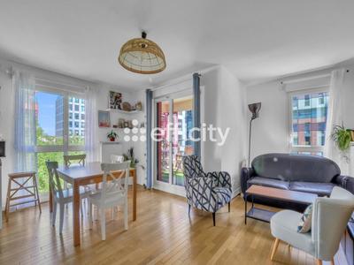 Appartement - 81 m² - 4 pièces