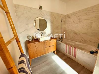 Appartement - 223 m² - 7 pièces