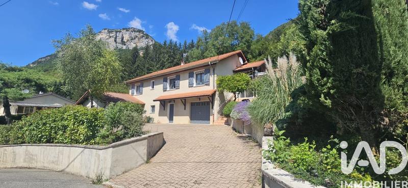 Maison - 122 m² - 6 pièces