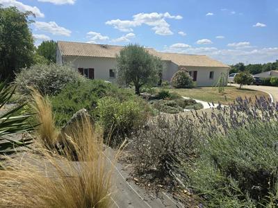 Maison - 207 m² - 9 pièces