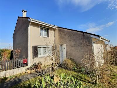 Maison - 96 m² - 5 pièces