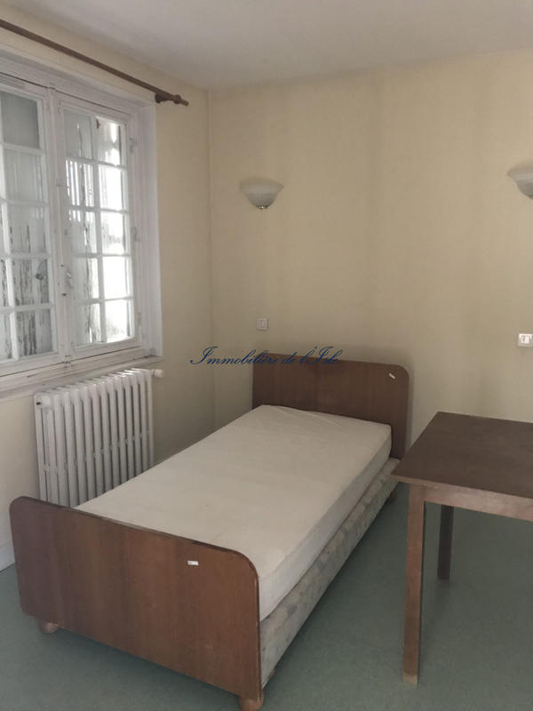 Maison - 550 m² - 21 pièces