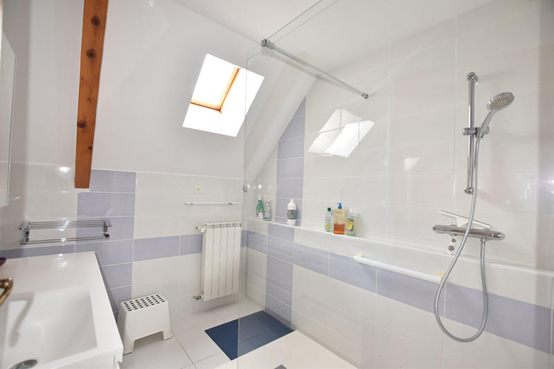 Maison - 183 m² - 6 pièces