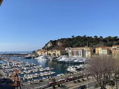 Appartement - 90 m² - 3 pièces