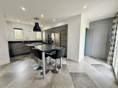 Maison traditionnelle - 121 m² - 4 pièces