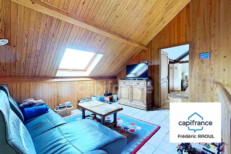 Maison - 202 m² - 8 pièces