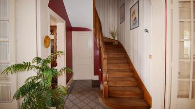 Maison - 214 m² - 9 pièces