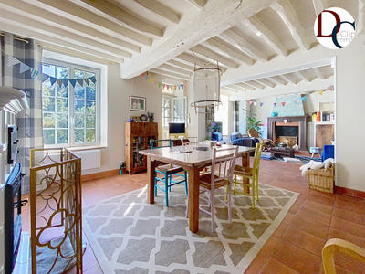 Maison - 286 m² - 10 pièces