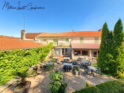 Maison en pierre - 550 m² - 14 pièces