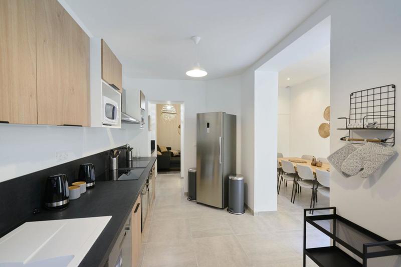 Maison - 175 m² - 10 pièces