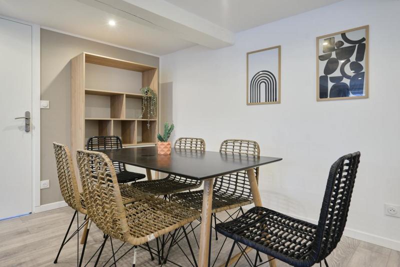 Appartement - 99 m² - 6 pièces