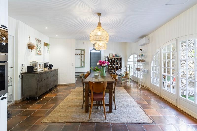 Maison - 455 m² - 12 pièces