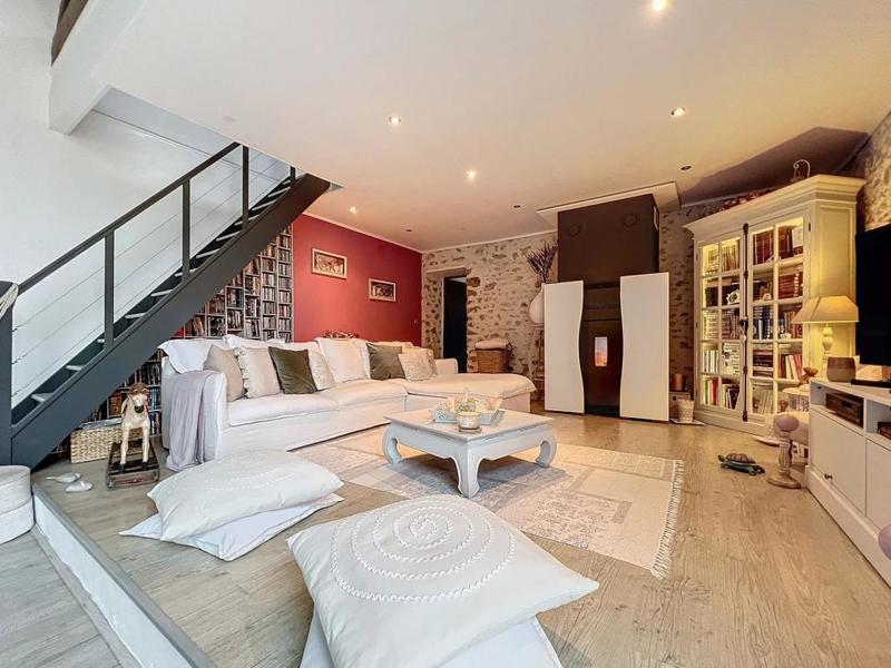 Maison ancienne - 285 m² - 8 pièces