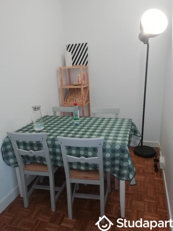 Chambre - 11 m² - 1 pièce