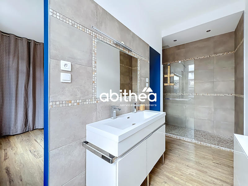 Maison - 152 m² - 8 pièces